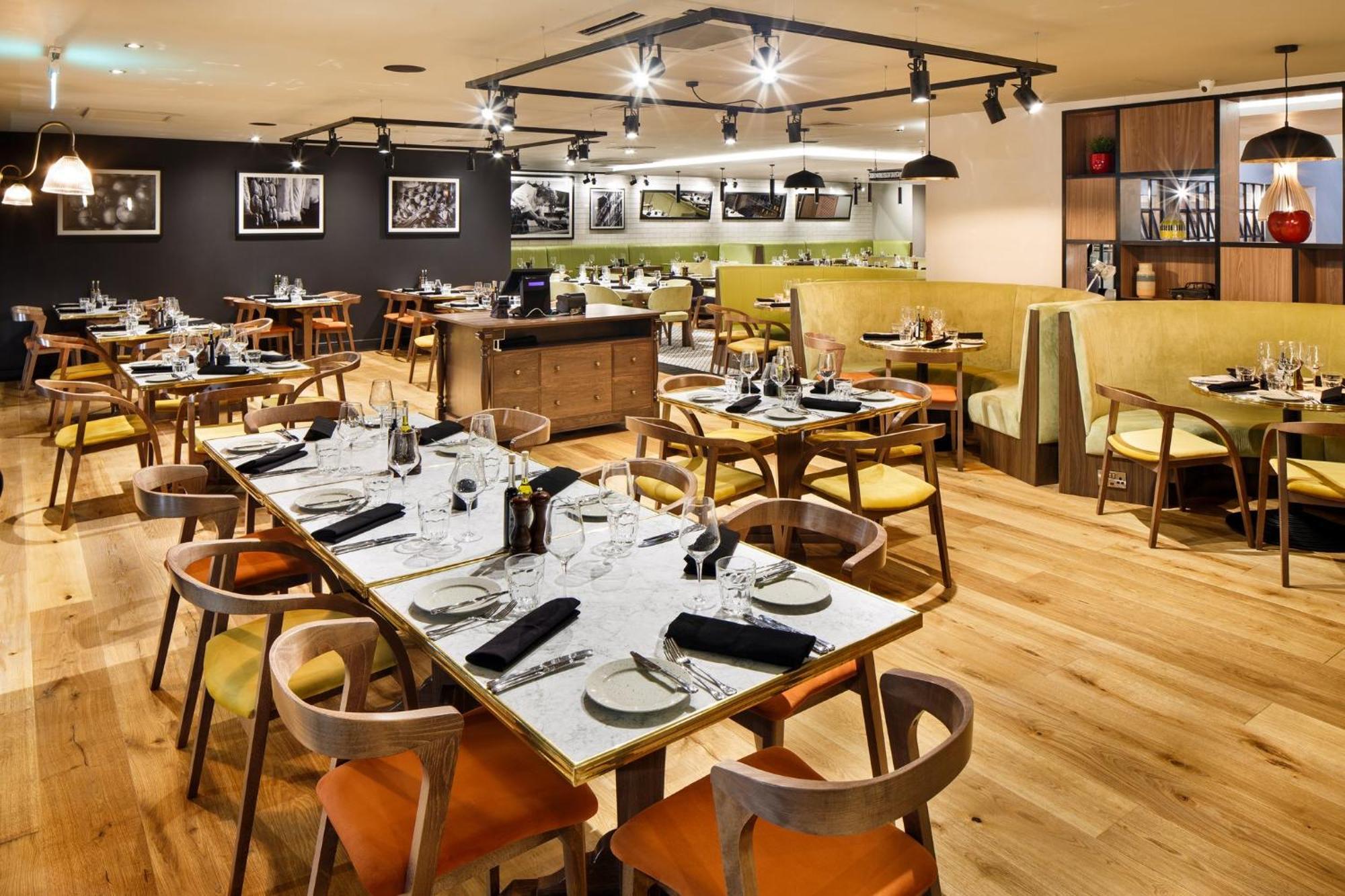 Holiday Inn Brentwood By Ihg Екстер'єр фото
