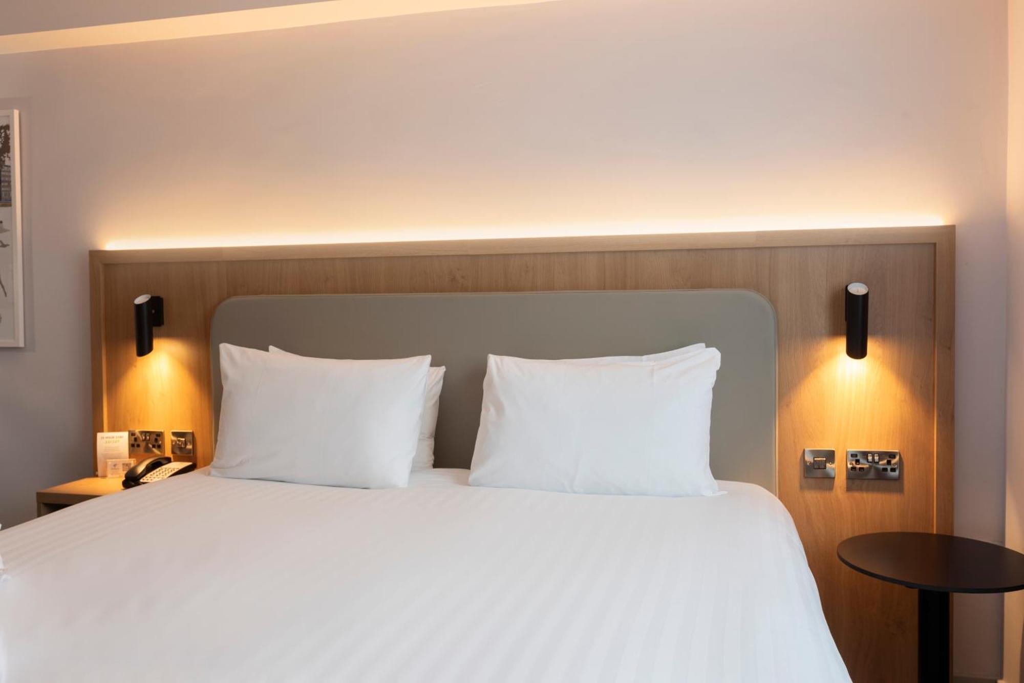 Holiday Inn Brentwood By Ihg Екстер'єр фото