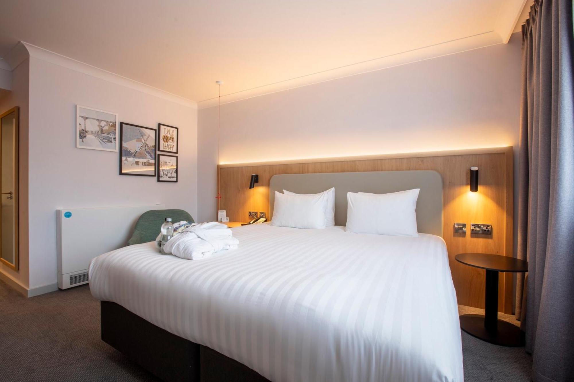 Holiday Inn Brentwood By Ihg Екстер'єр фото
