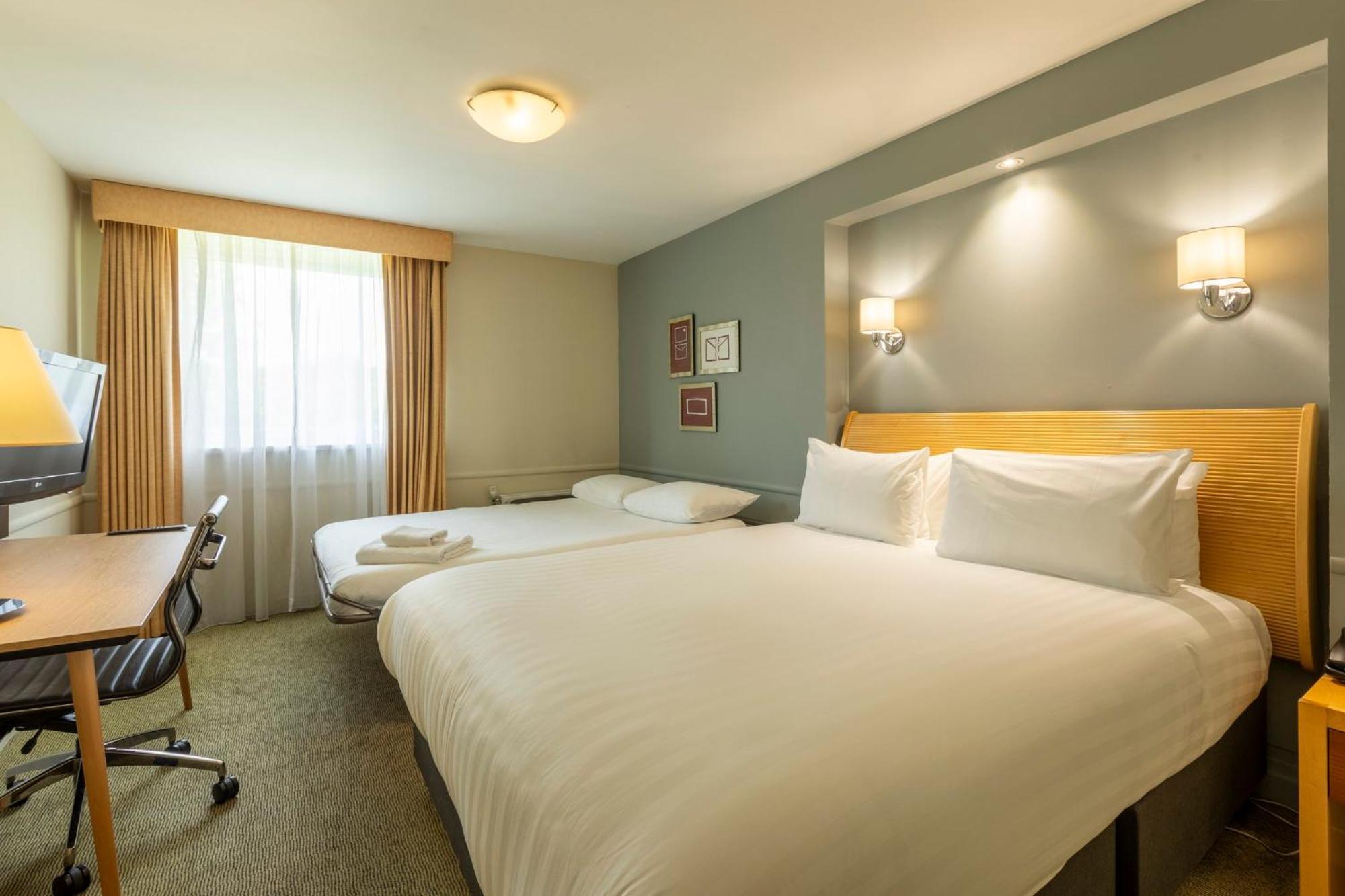 Holiday Inn Brentwood By Ihg Екстер'єр фото